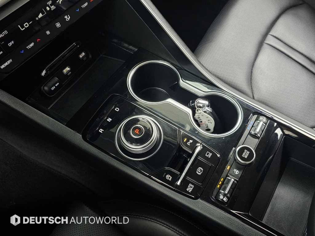 Kia K5 — photo 09