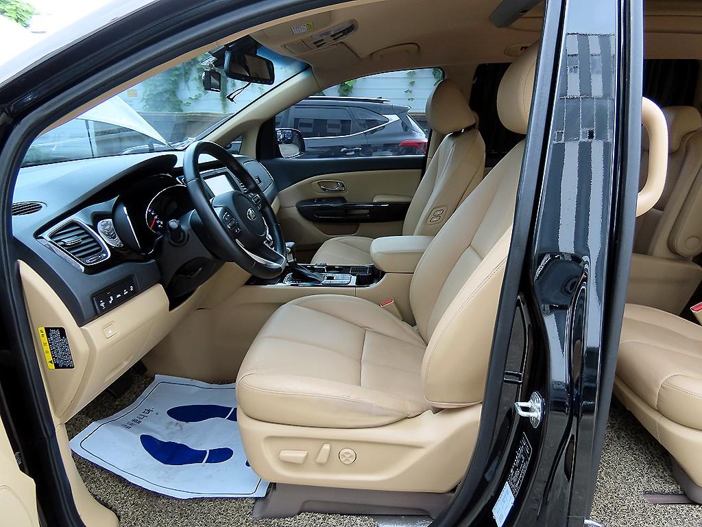 Kia Carnival — photo 05
