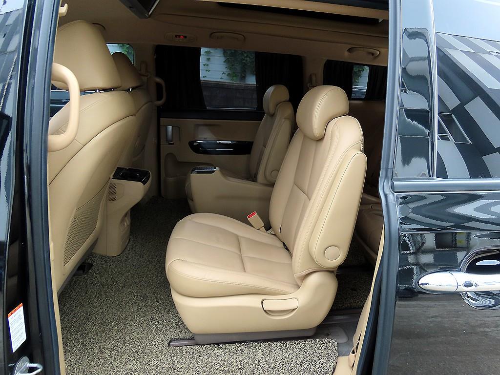Kia Carnival — photo 06