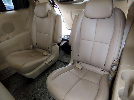 Kia Carnival — photo 07