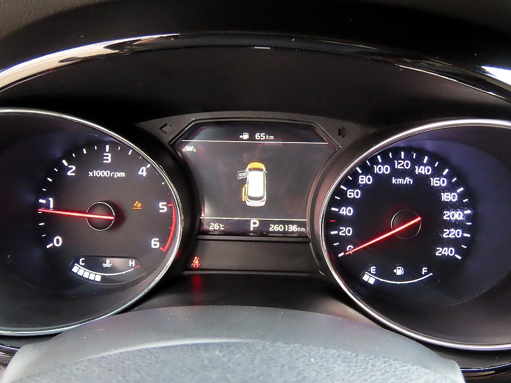 Kia Carnival — photo 10