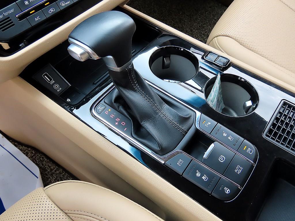 Kia Carnival — photo 11