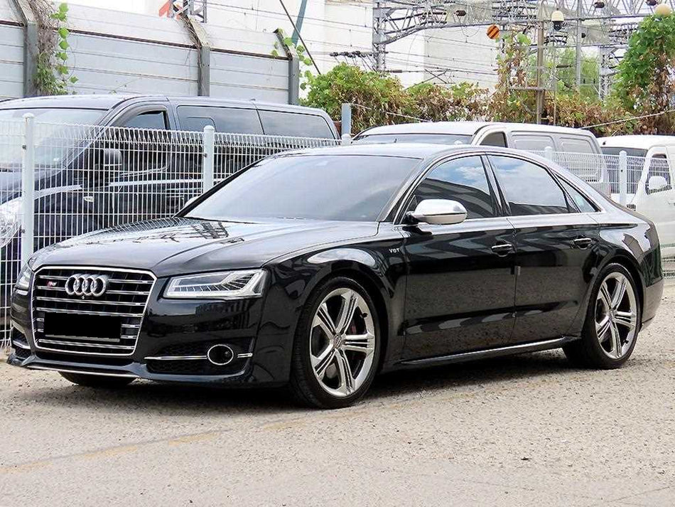 Audi S8 — photo 02
