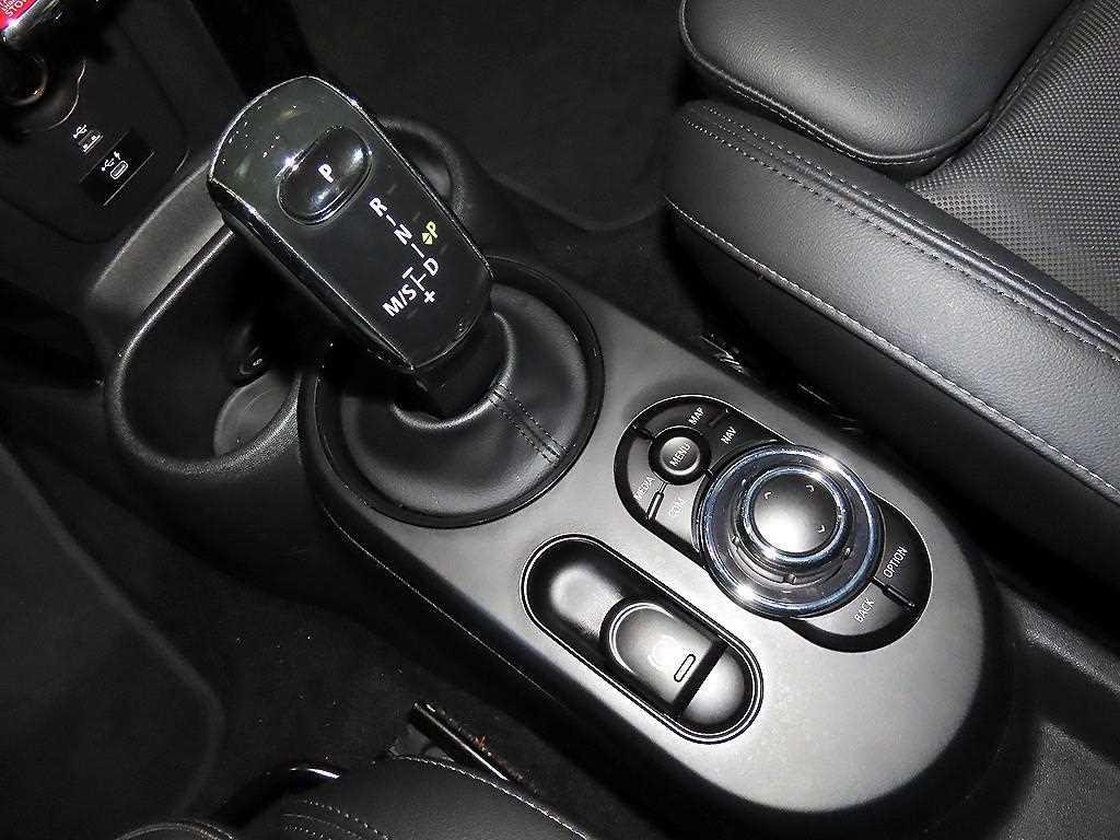 Mini Cooper — photo 13