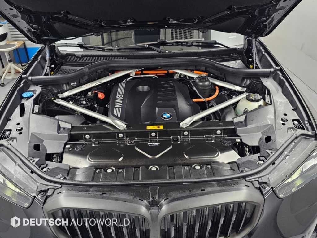 BMW X5 — photo 06
