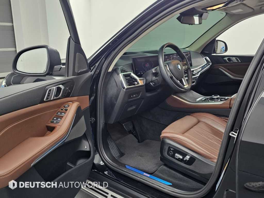 BMW X5 — photo 11