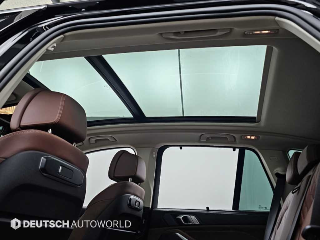 BMW X5 — photo 18