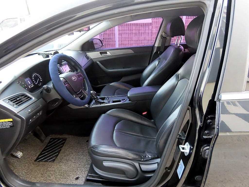 Hyundai Sonata — photo 05