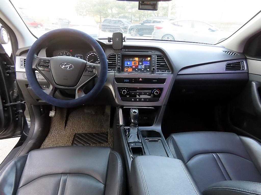 Hyundai Sonata — photo 07