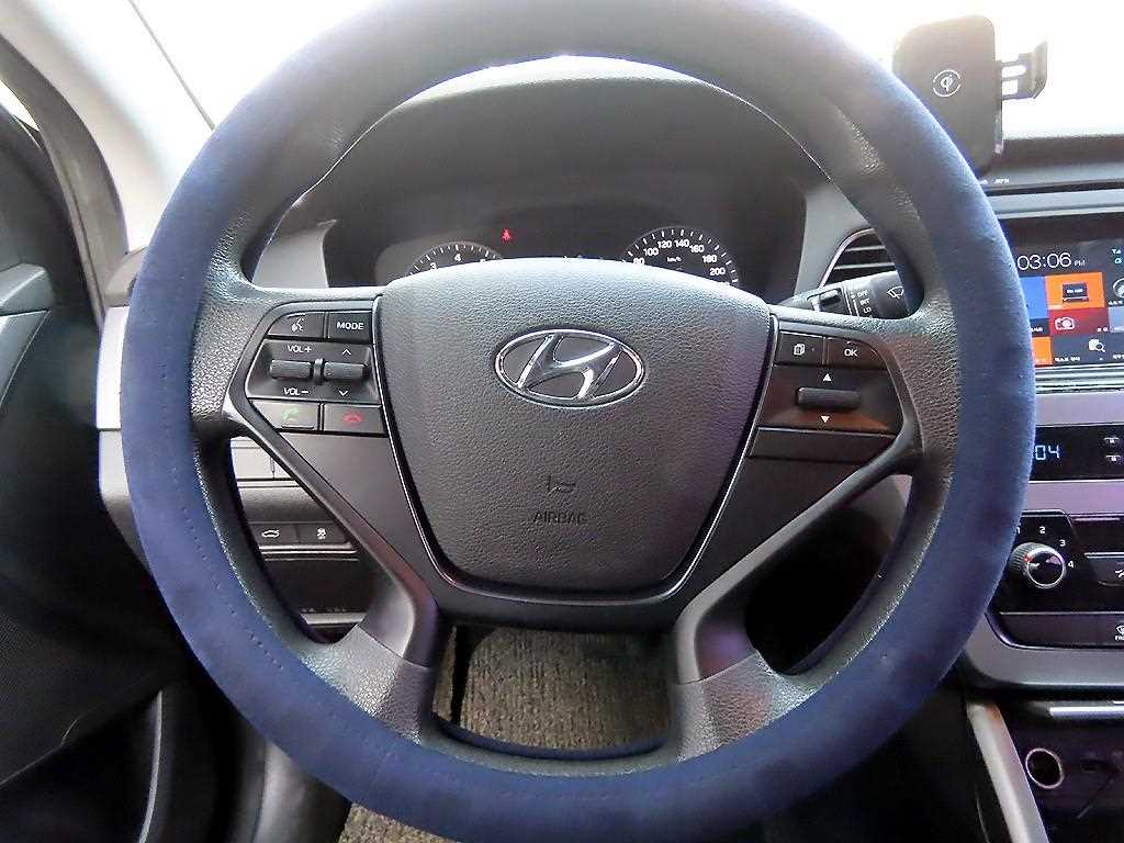 Hyundai Sonata — photo 08