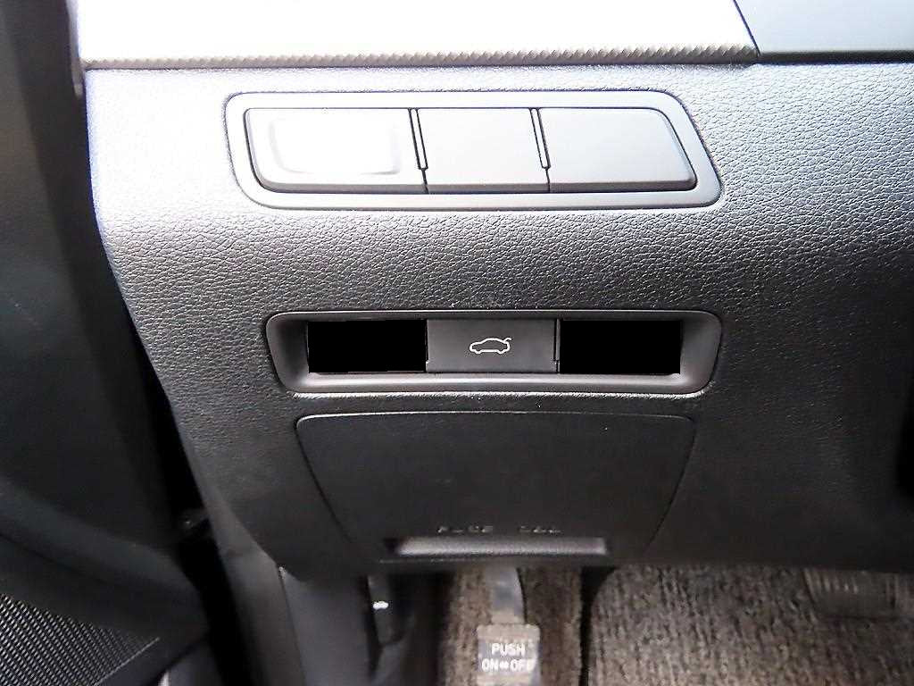 Hyundai Sonata — photo 12