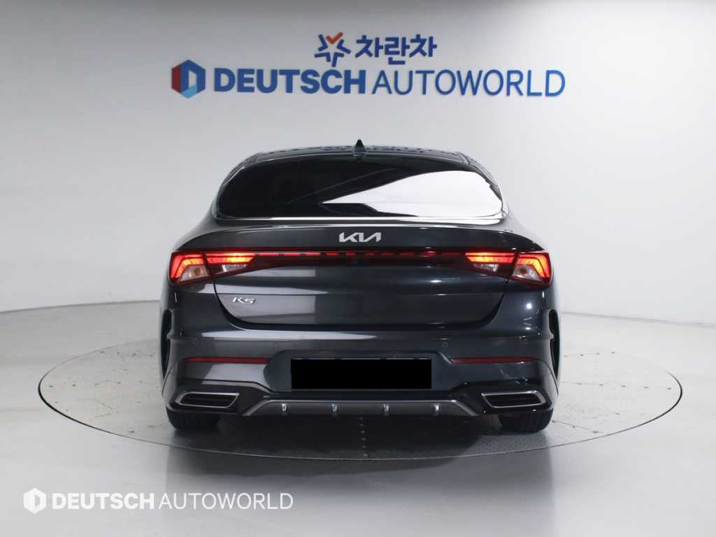 Kia K5 — photo 04