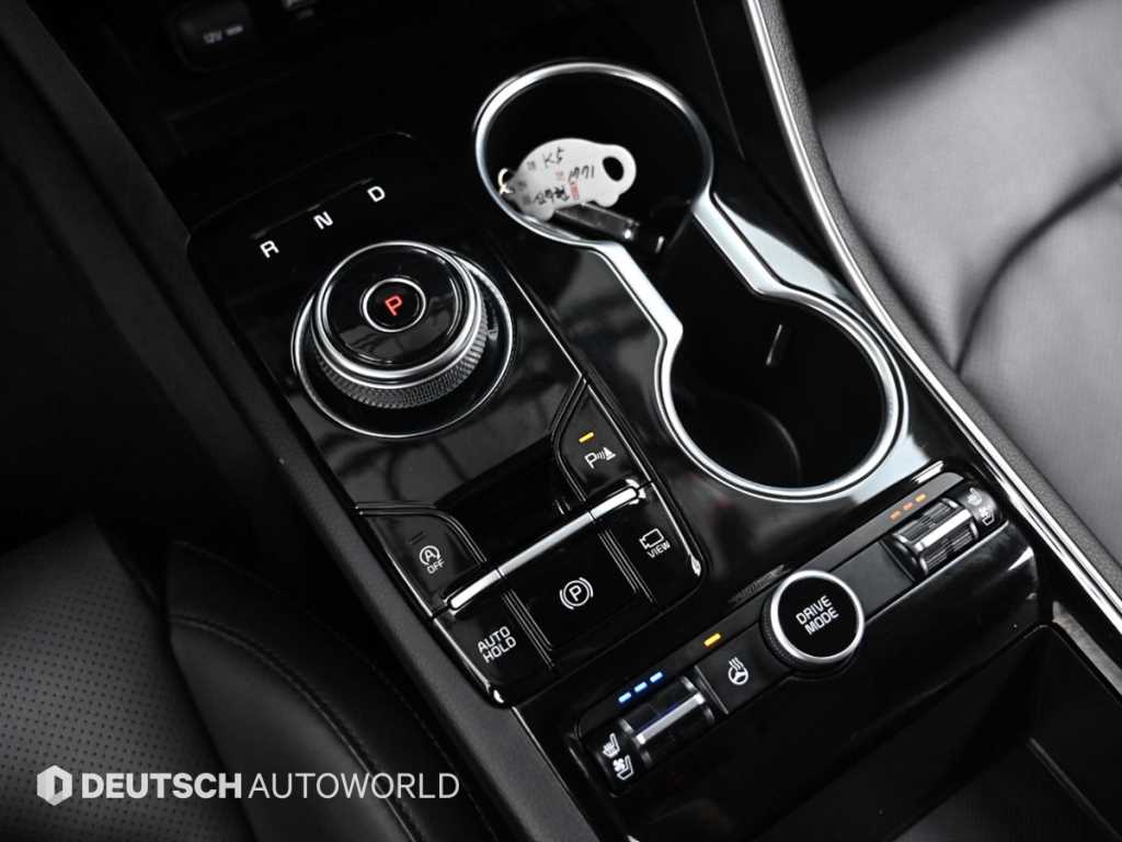Kia K5 — photo 09