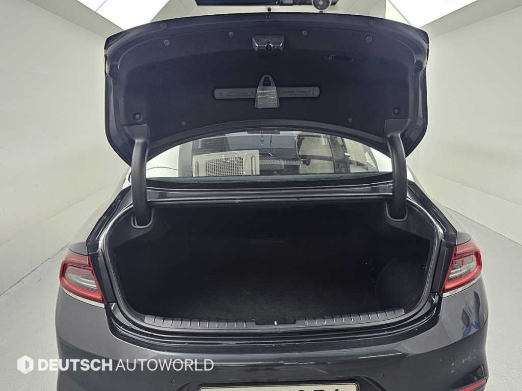 Hyundai Grandeur — photo 19