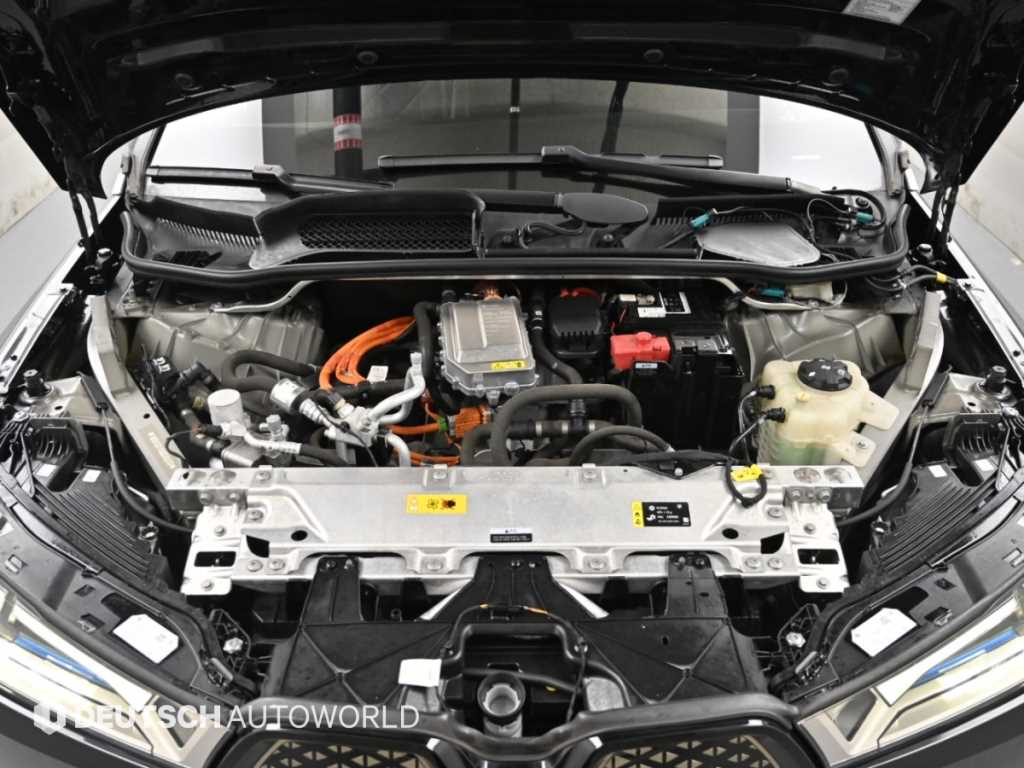 BMW iX — photo 06