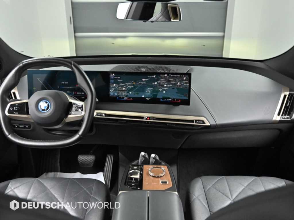 BMW iX — photo 07