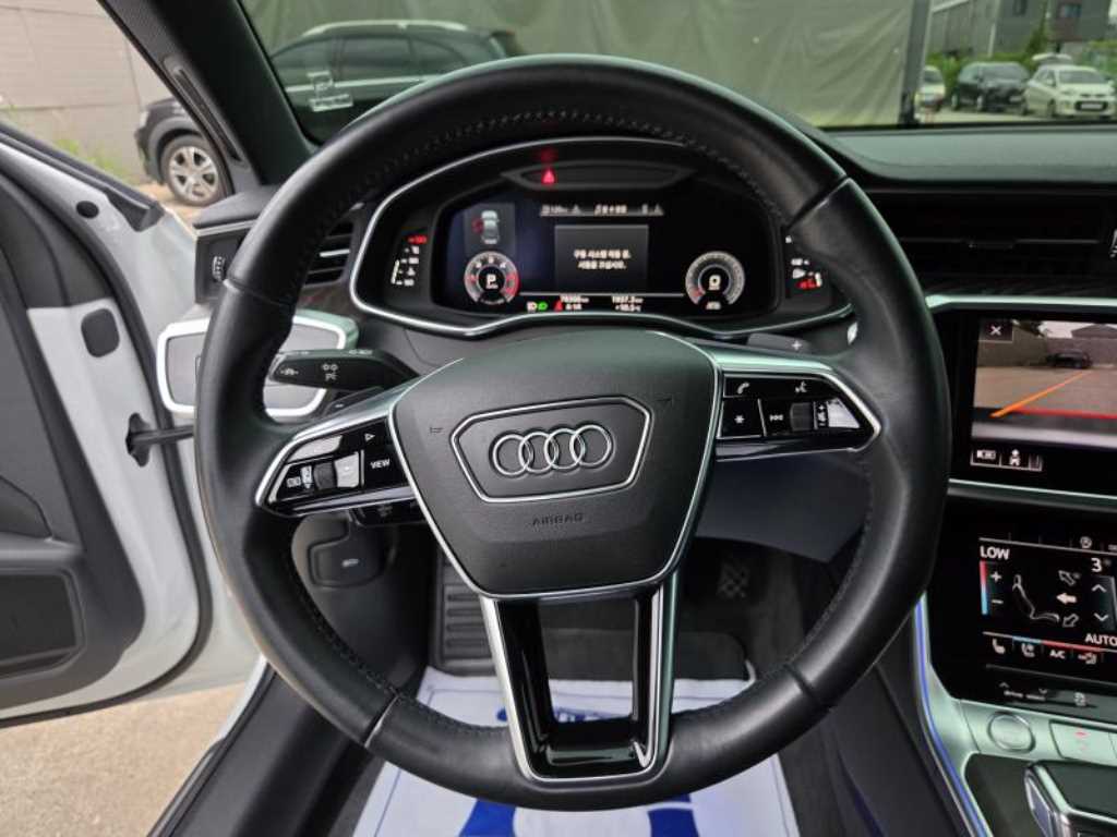 Audi A6 — photo 07