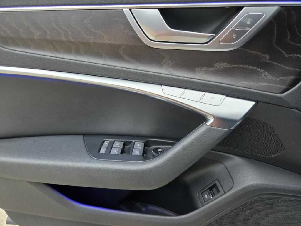 Audi A6 — photo 14