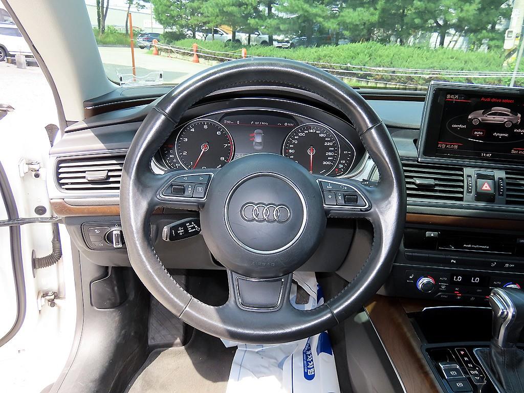 Audi A7 — photo 08