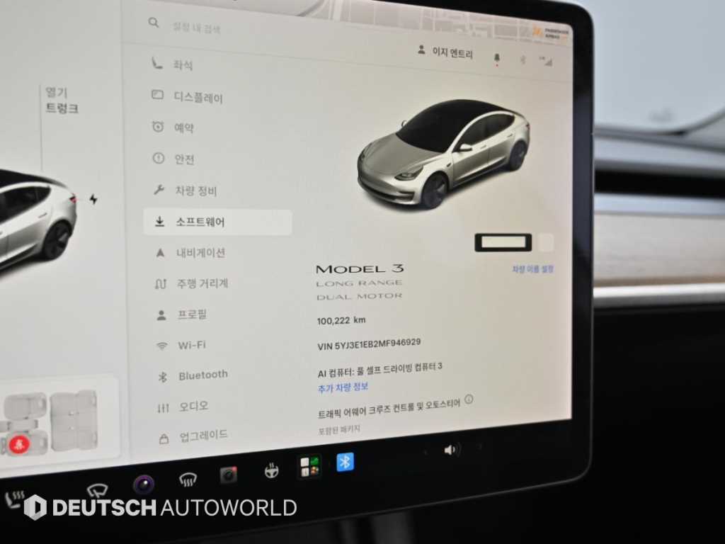 Tesla Model 3 — photo 08