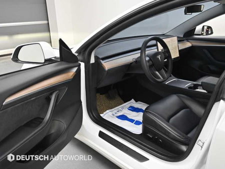 Tesla Model 3 — photo 11