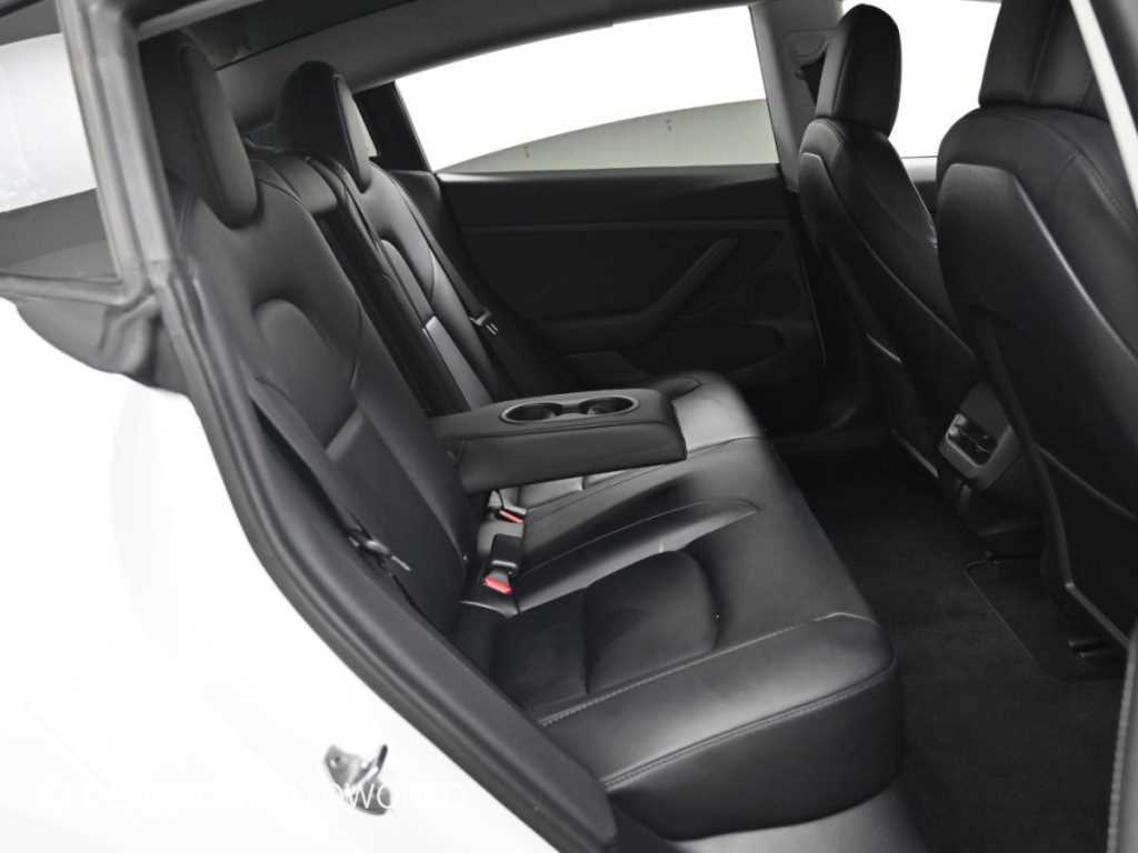 Tesla Model 3 — photo 12