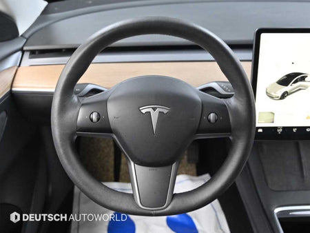 Tesla Model 3 — photo 13