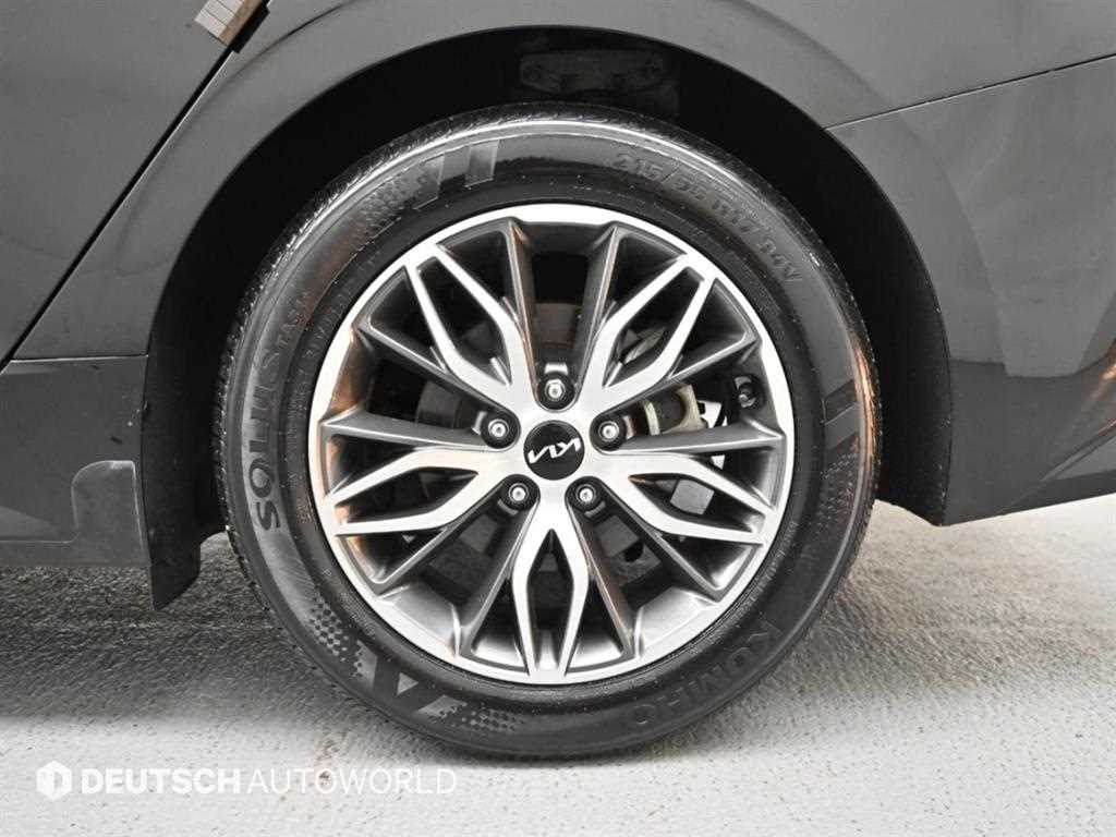 Kia K5 — photo 05