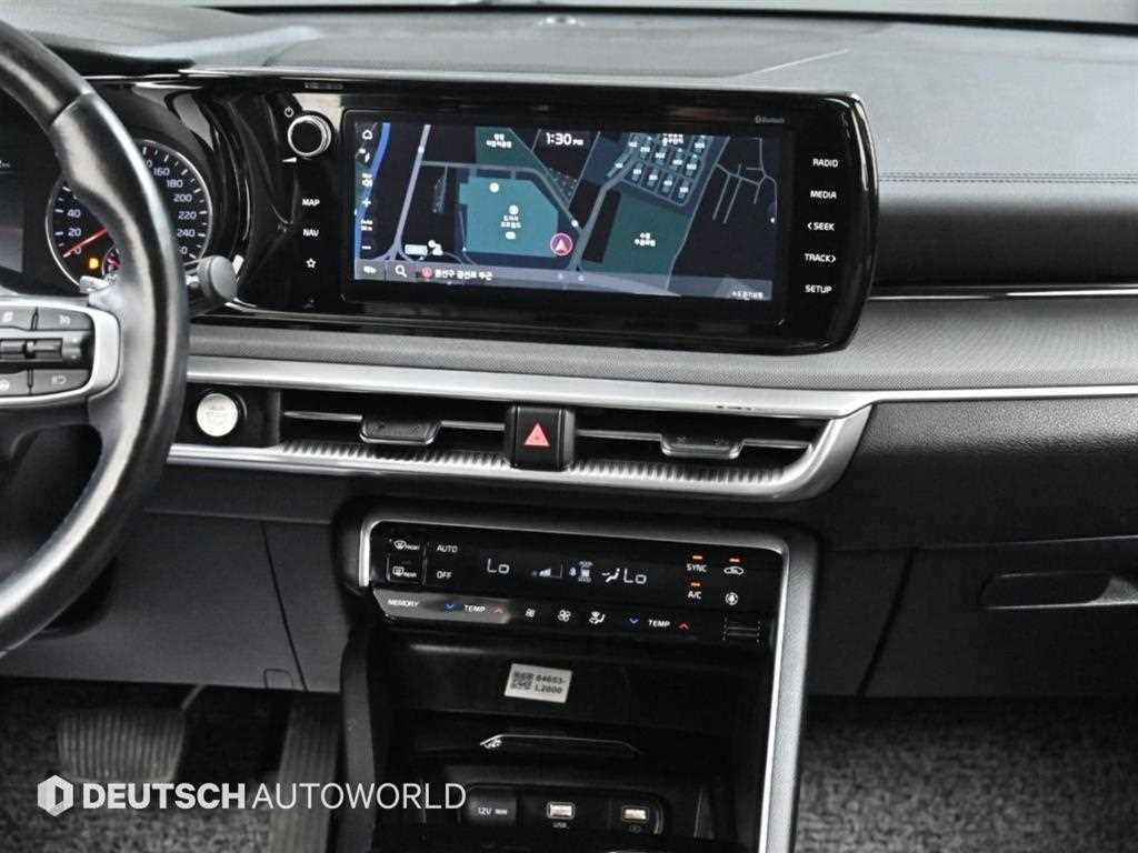 Kia K5 — photo 14