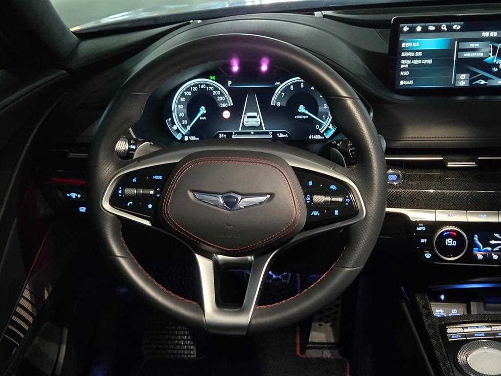 Genesis G80 — photo 08