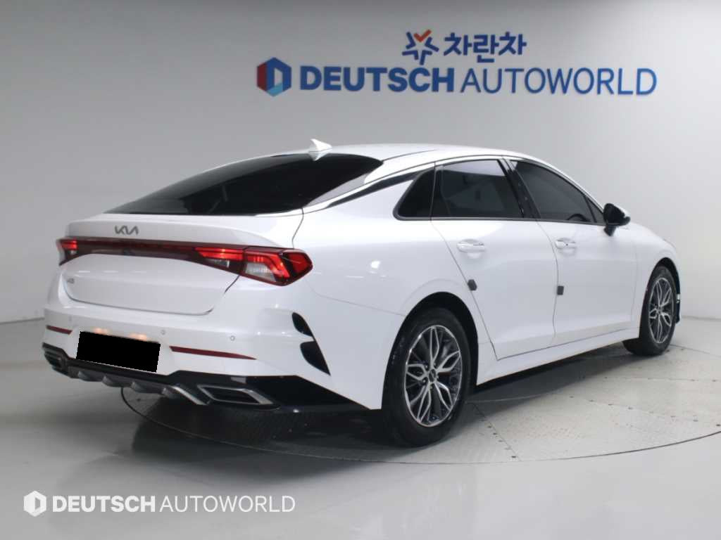 Kia K5 — photo 02
