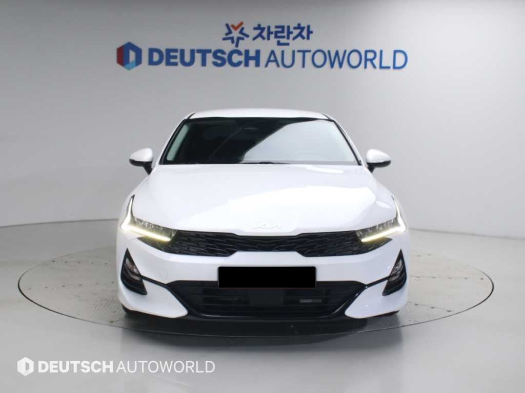 Kia K5 — photo 03