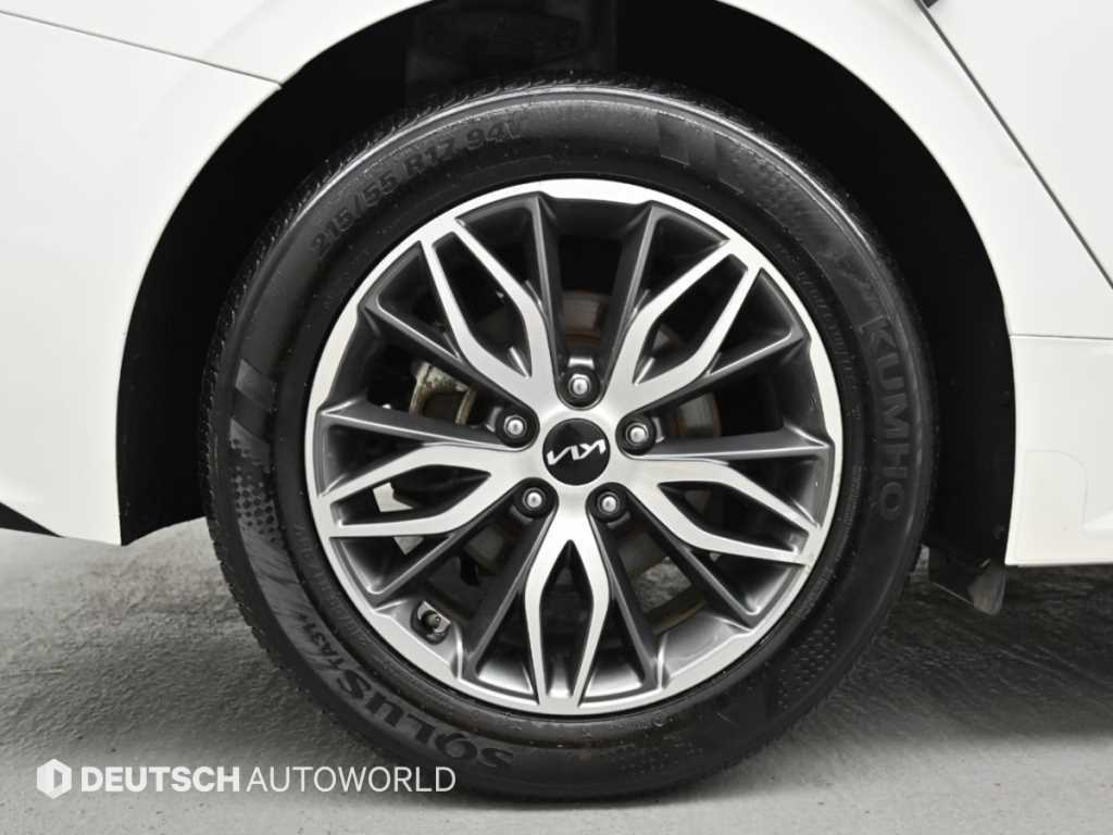 Kia K5 — photo 05