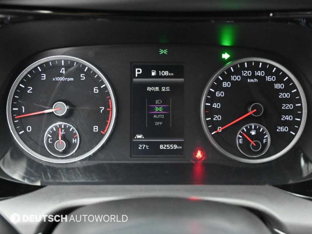 Kia K5 — photo 08
