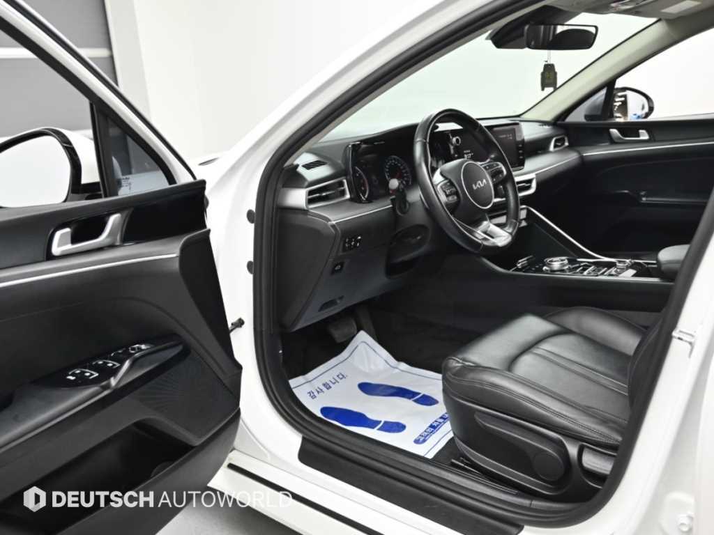 Kia K5 — photo 11