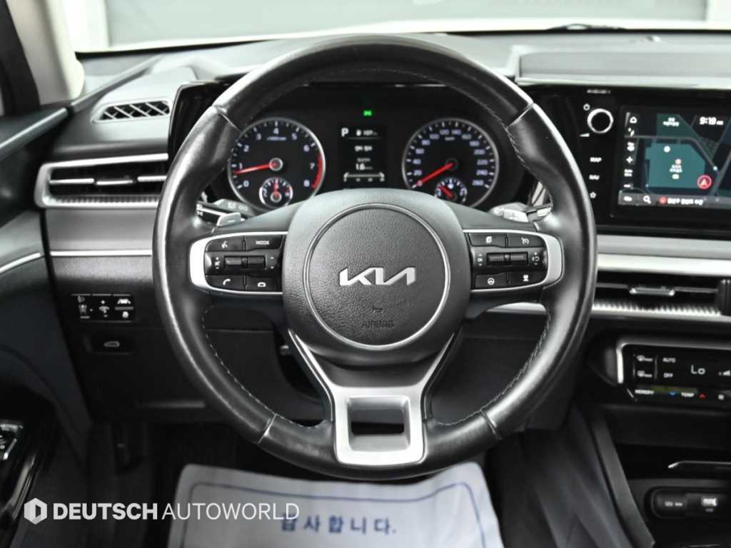 Kia K5 — photo 13