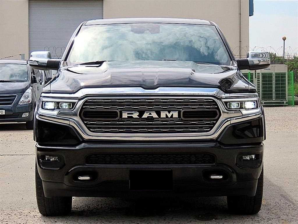 Dodge Ram Pick Up — photo 01