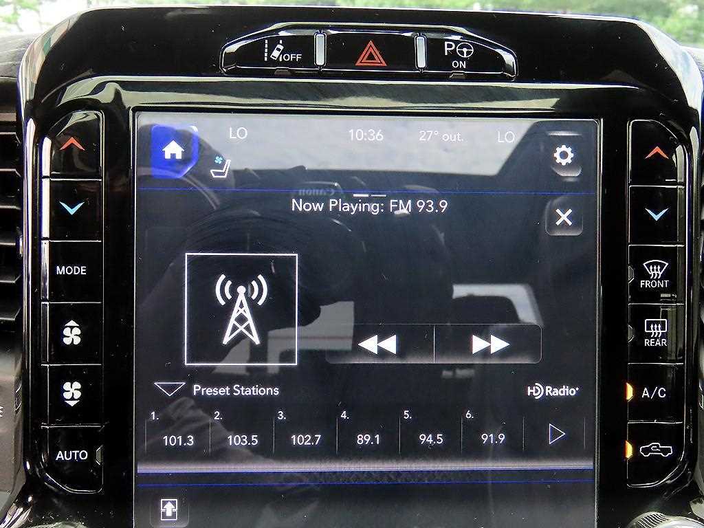Dodge Ram Pick Up — photo 14