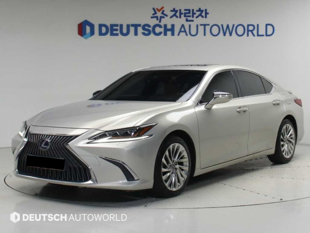 Lexus ES — photo 01