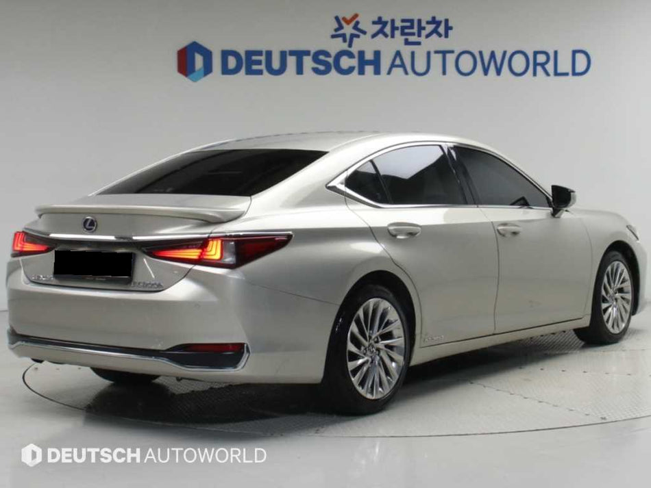 Lexus ES — photo 02