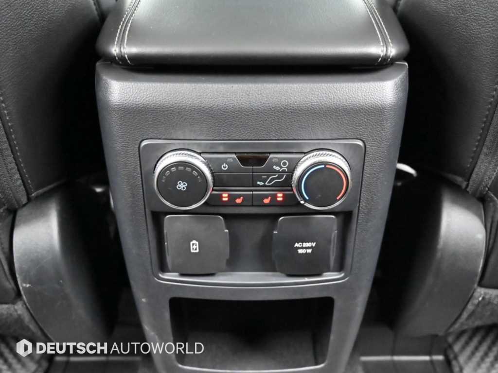 Ford Explorer — photo 16