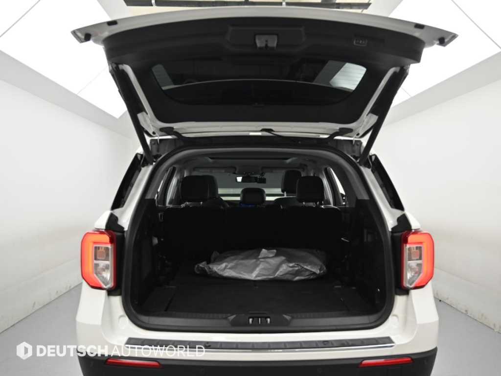 Ford Explorer — photo 19