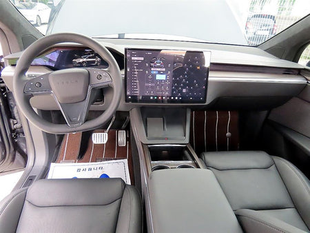 Tesla Model X — photo 12