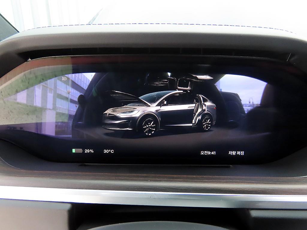 Tesla Model X — photo 14
