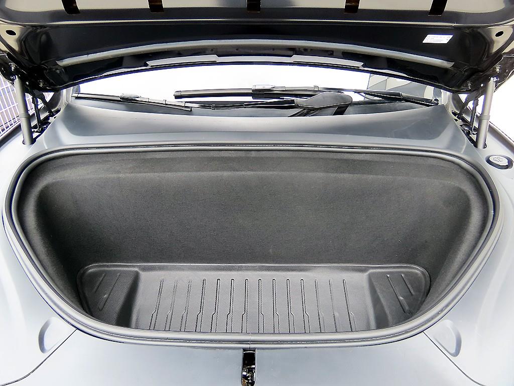 Tesla Model X — photo 19