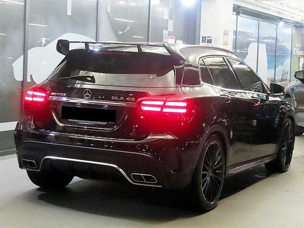 Mercedes-Benz GLA-Class — photo 04