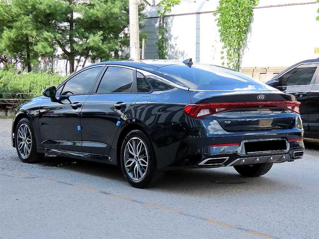 Kia K5 — photo 03