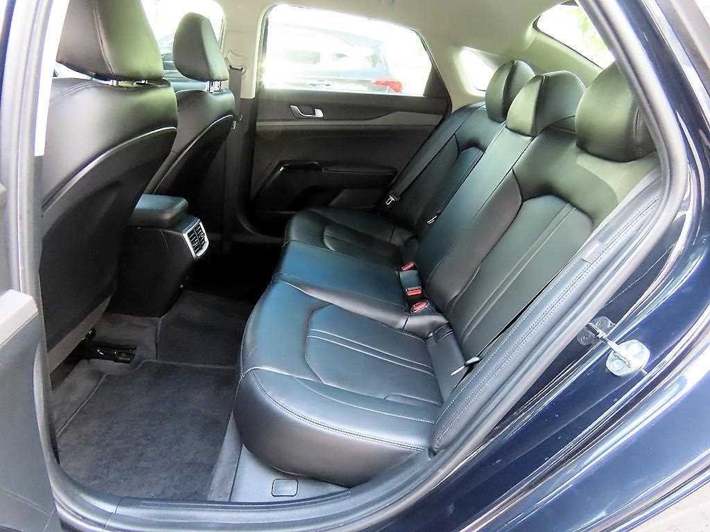 Kia K5 — photo 06