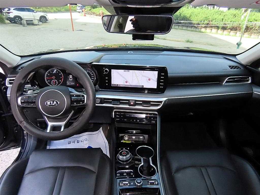 Kia K5 — photo 07