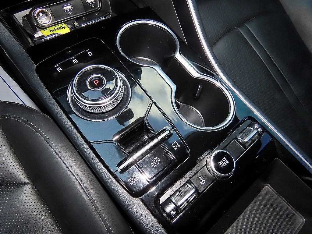 Kia K5 — photo 10